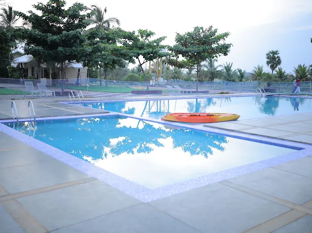 Swimming pool at The King's Hotel